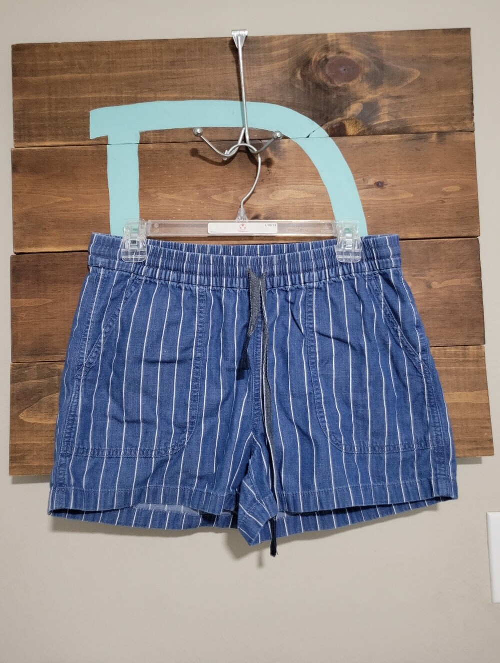 J. Crew  Blue Pinstripe Drawstring Elastic Waist Casual Nautical Shorts Small